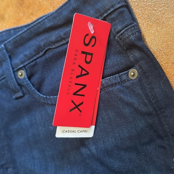 SPANX Women's Dark Blue Capri Jeans - Picture 2 of 6